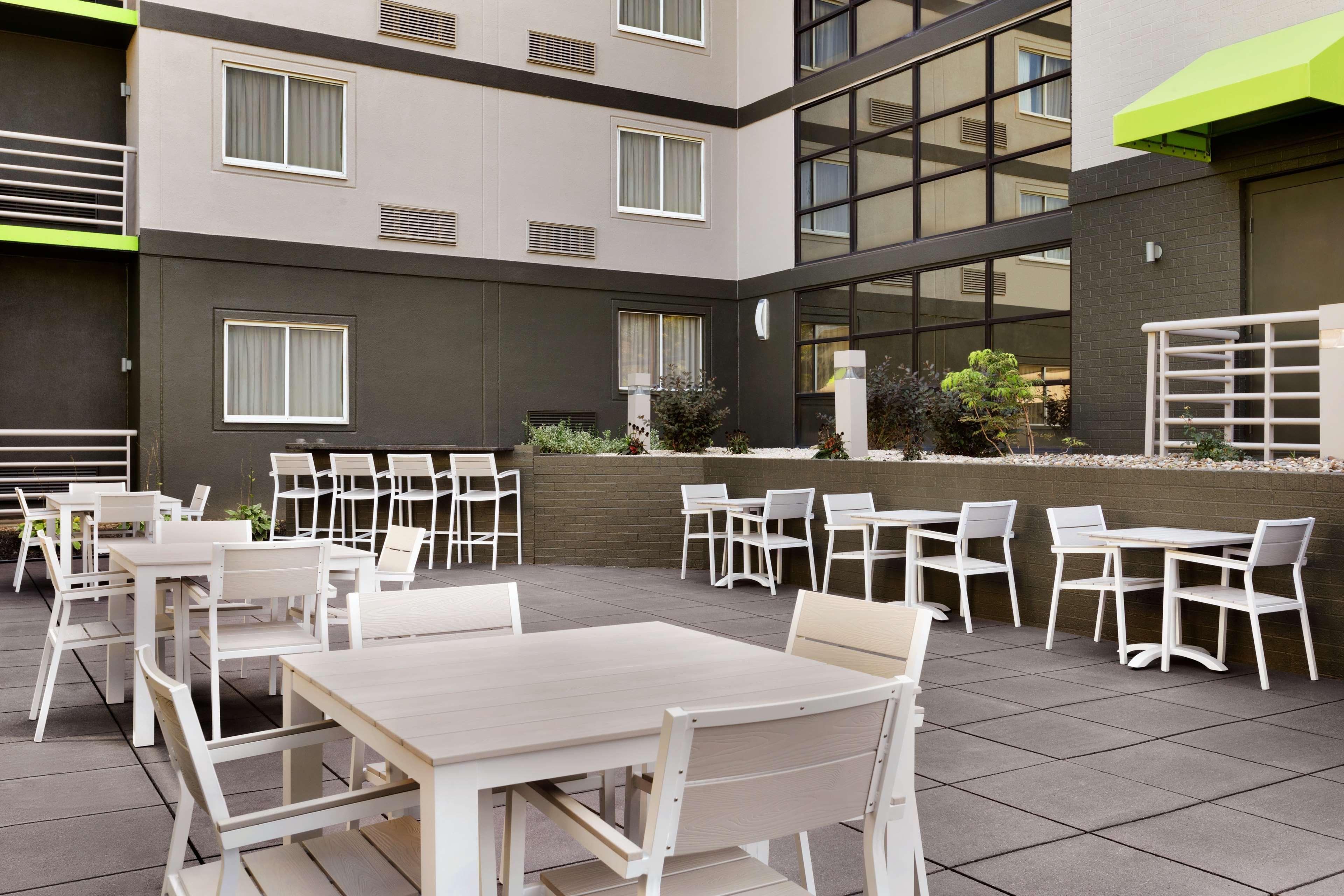 Radisson Akron-Fairlawn Copley Montrose Exterior foto